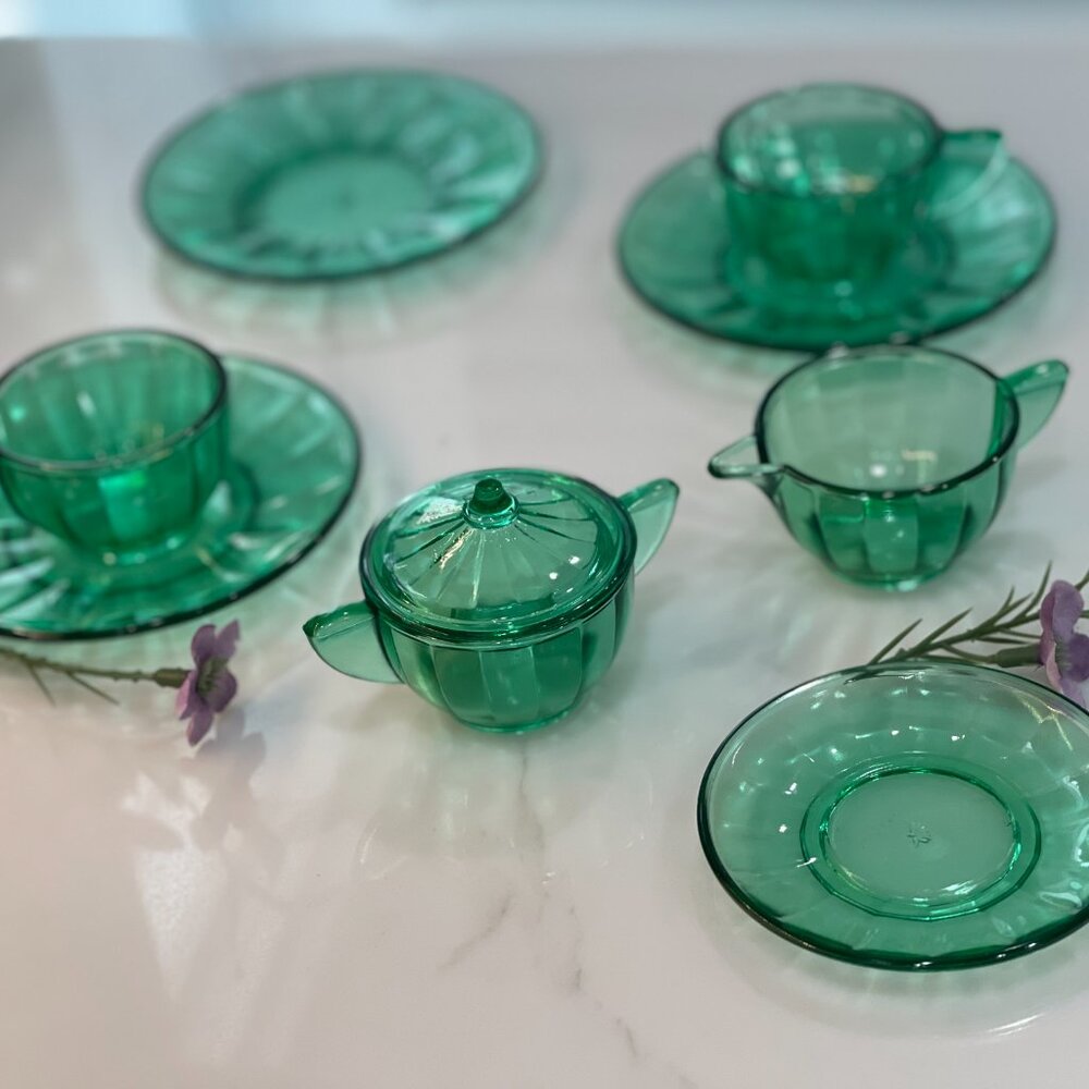 1930s Akro Agate Uranium Glass Espresso-Sized Glass Set - Picture 3 of 15